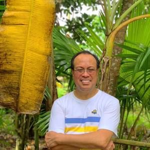 Meet your Posher, Almario